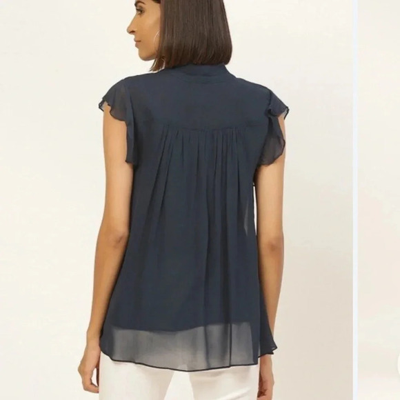 LABEL RITU KUMAR
Panelled Top with Tie-Up Neckline - Picture 3 of 11